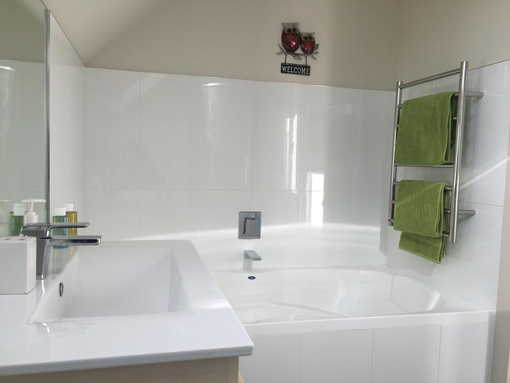 Davidsons Luxury Homestay Lower Hutt Exterior photo